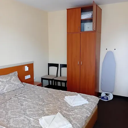 Apartamento Laura 2 *